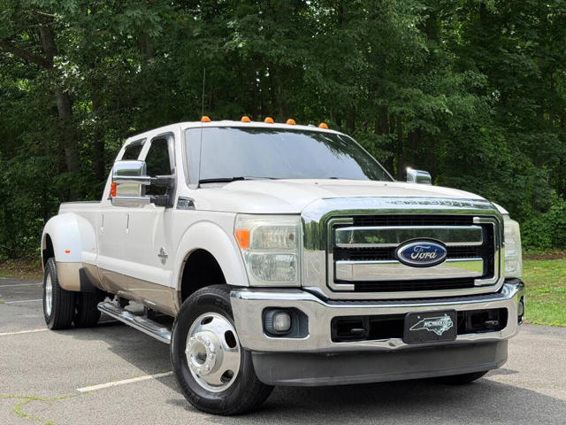 2011 Ford Super Duty F-350 DRW Lariat