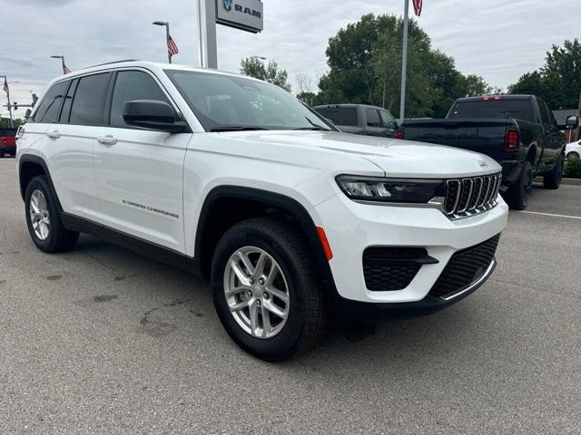 2026 Jeep Grand Cherokee Laredo 4WD