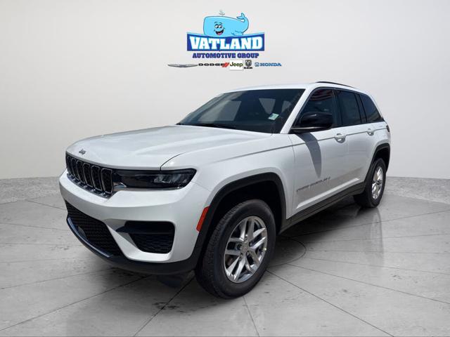 2026 Jeep Grand Cherokee Laredo 4WD