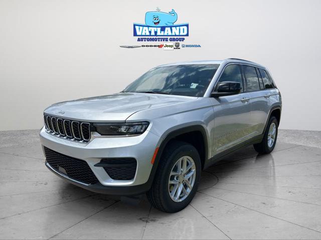 2026 Jeep Grand Cherokee Laredo 4WD