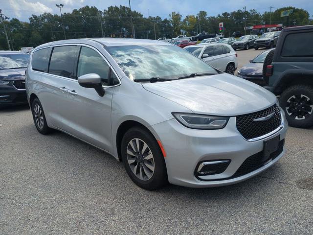 2023 Chrysler Pacifica Hybrid Touring L