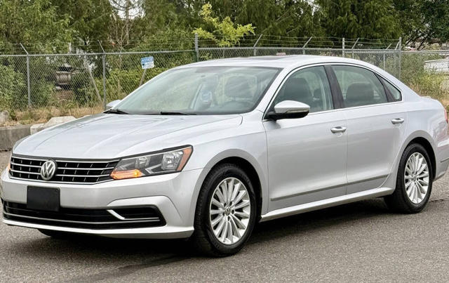 2016 Volkswagen Passat 1.8T SE