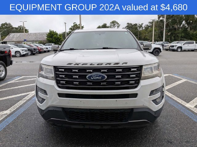 2017 Ford Explorer XLT — photo 1 of 3