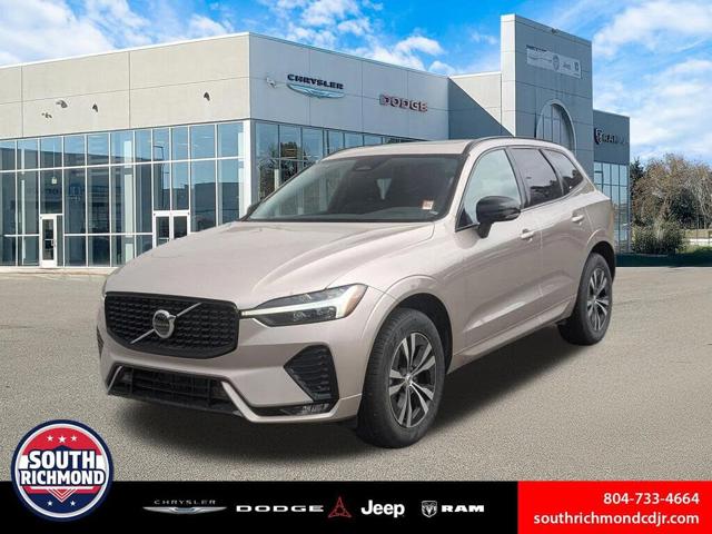 2025 Volvo XC60 B5 Core Dark Theme