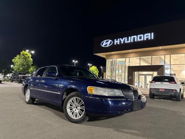 1999 Lincoln Town Car Signature