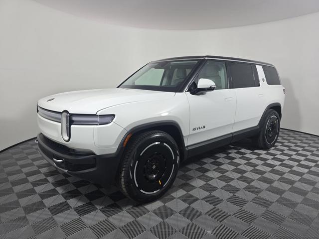2025 Rivian R1S Adventure