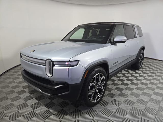 2025 Rivian R1S Adventure