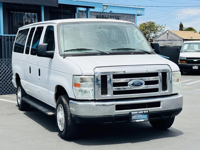 2013 Ford E-Series E-350 XL Super Duty Passenger