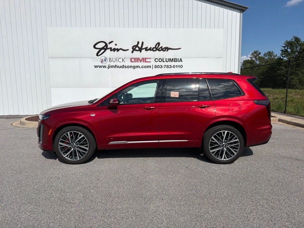 2024 Cadillac XT6 — photo 1 of 6
