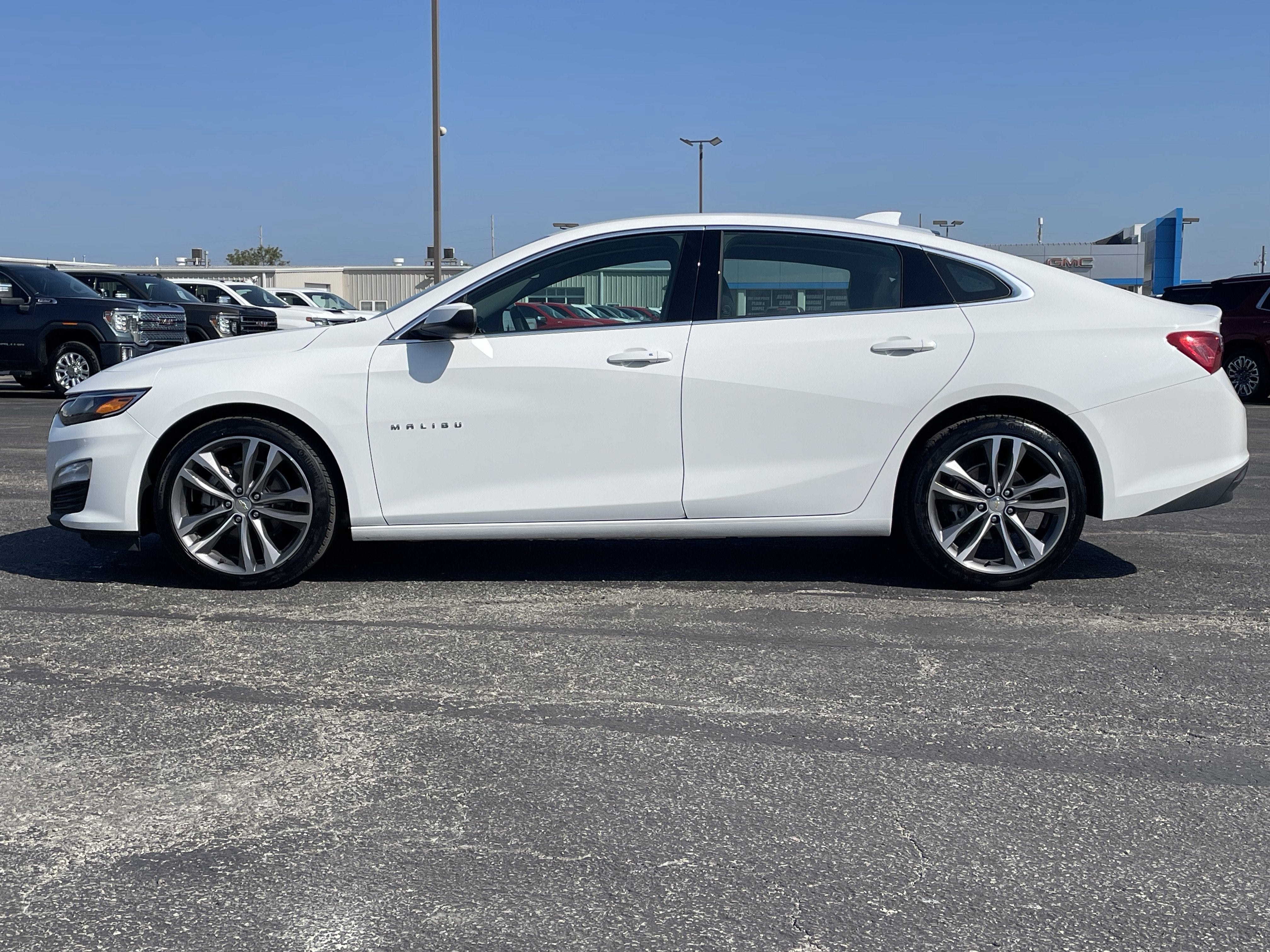 2025 Chevrolet Malibu 1LT — photo 1 of 6